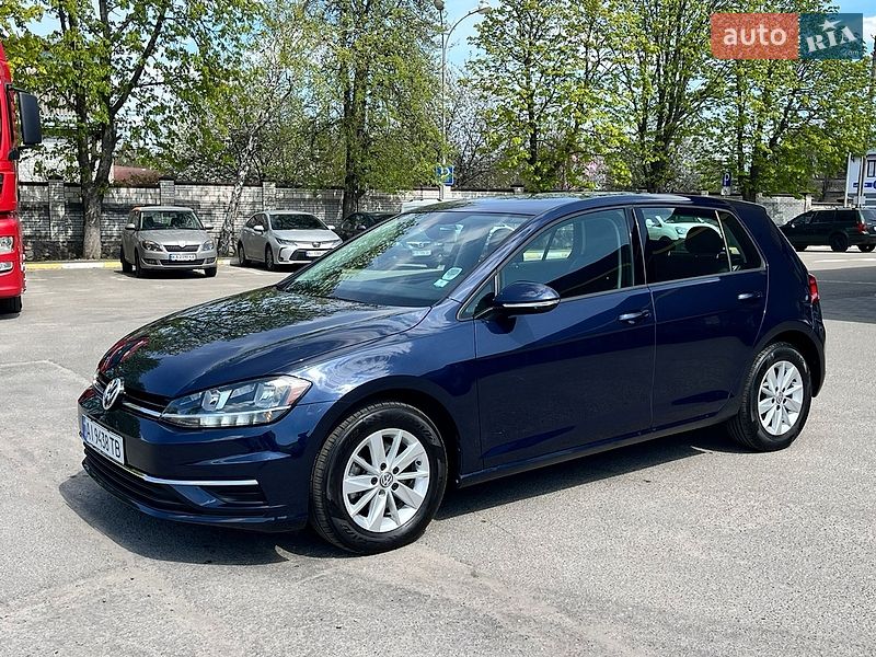 Хэтчбек Volkswagen Golf 2018 в Киеве