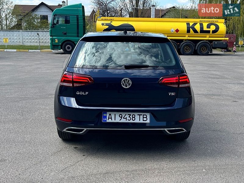 Хэтчбек Volkswagen Golf 2018 в Киеве