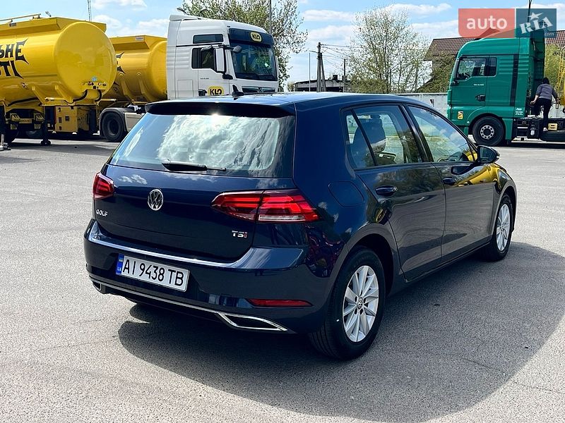 Хэтчбек Volkswagen Golf 2018 в Киеве