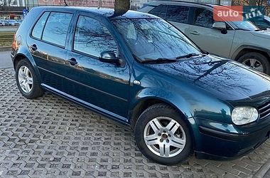 Хэтчбек Volkswagen Golf 2002 в Харькове