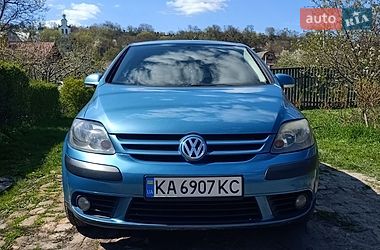 Хэтчбек Volkswagen Golf 2005 в Лубнах