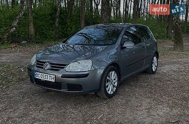 Хетчбек Volkswagen Golf 2005 в Львові