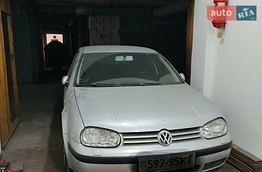 Хэтчбек Volkswagen Golf 2004 в Киеве