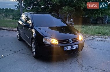 Хэтчбек Volkswagen Golf 2004 в Вознесенске