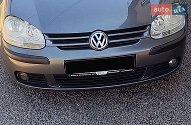 Хэтчбек Volkswagen Golf 2005 в Владимире
