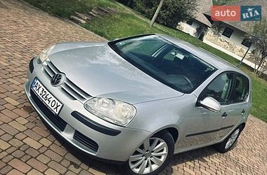 Хэтчбек Volkswagen Golf 2004 в Харькове