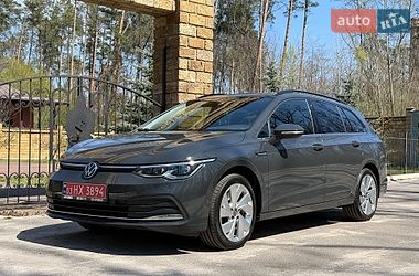 Універсал Volkswagen Golf 2022 в Києві