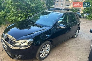 Хэтчбек Volkswagen Golf 2010 в Днепре