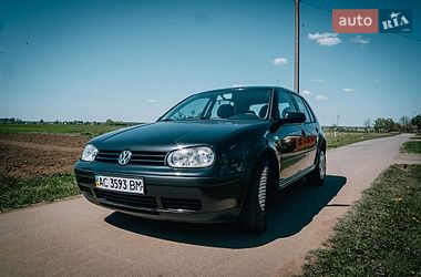 Хэтчбек Volkswagen Golf 2000 в Луцке