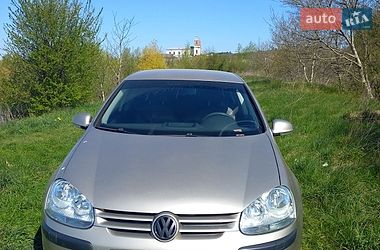 Хэтчбек Volkswagen Golf 2004 в Белогорье