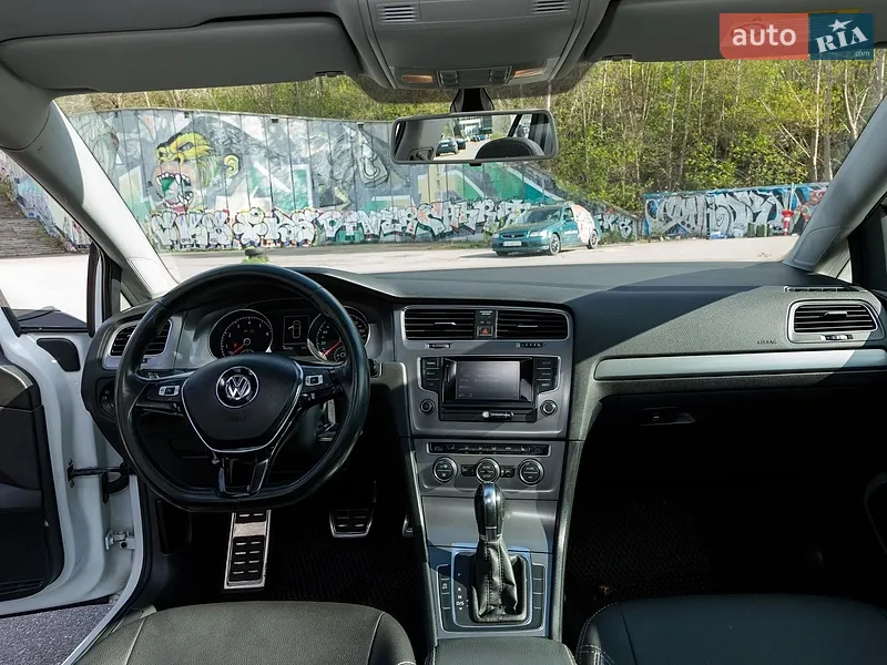 Volkswagen Golf 2013 VIN WVWZZZAUZEW108601 фото оголошення 4 з 85