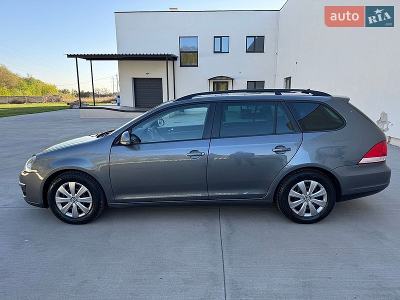 Універсал Volkswagen Golf 2009 в Луцьку