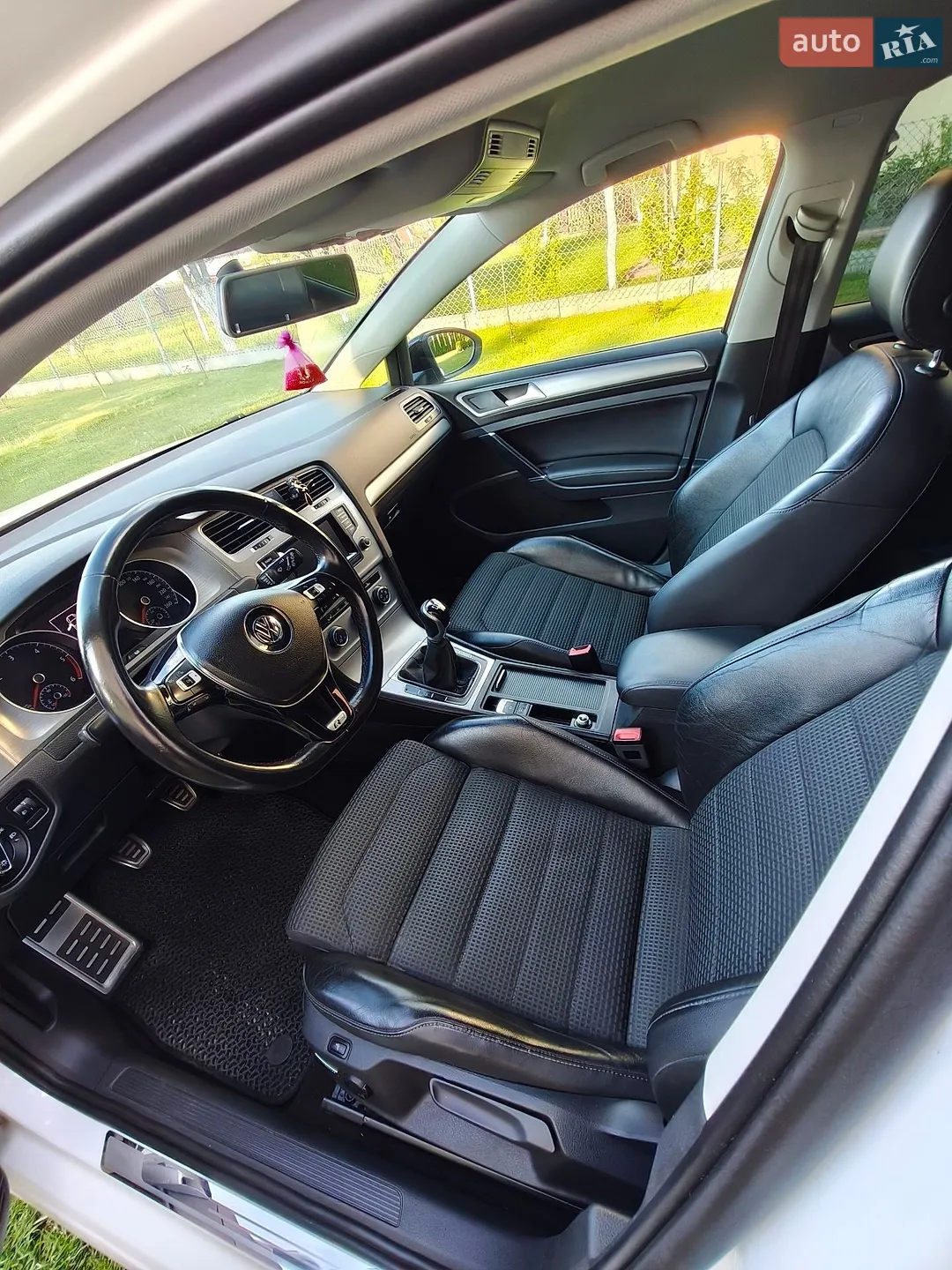 Volkswagen Golf 2014 VIN WVWZZZAUZFP525348 фото оголошення 29 з 32