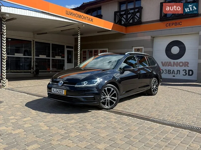 Volkswagen Golf