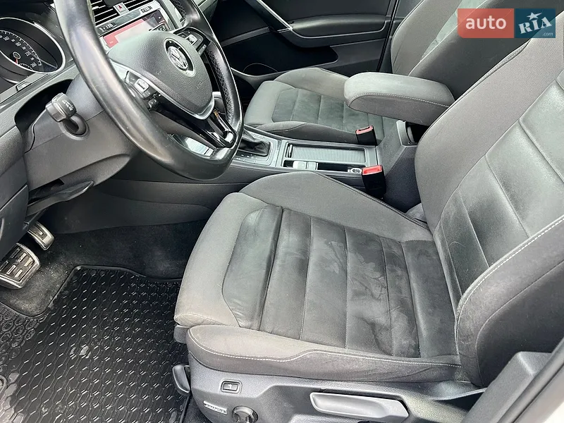 Volkswagen Golf 2017 VIN WVWZZZAUZHP761532 фото оголошення 27 з 80