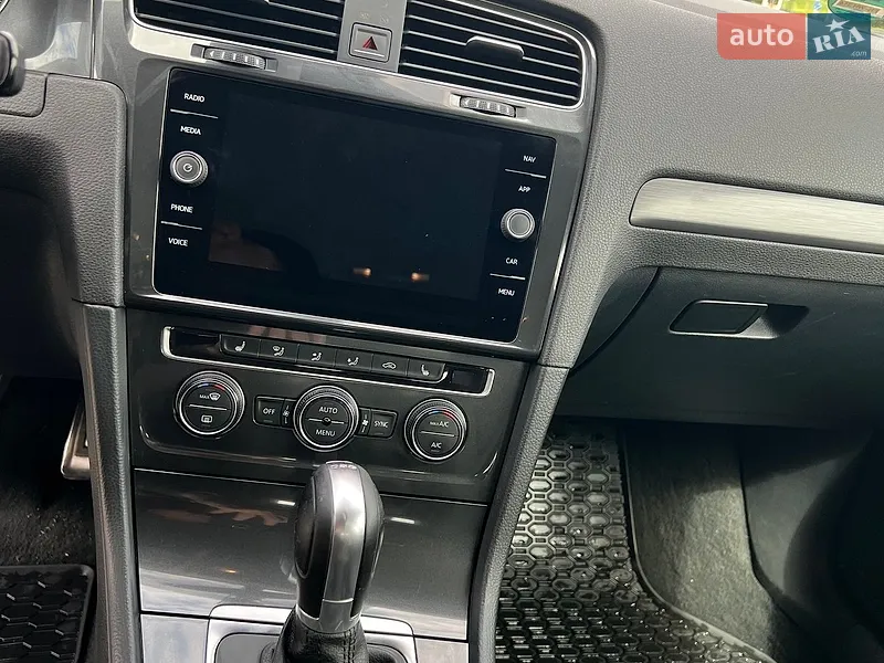 Volkswagen Golf 2017 VIN WVWZZZAUZHP761532 фото оголошення 32 з 80