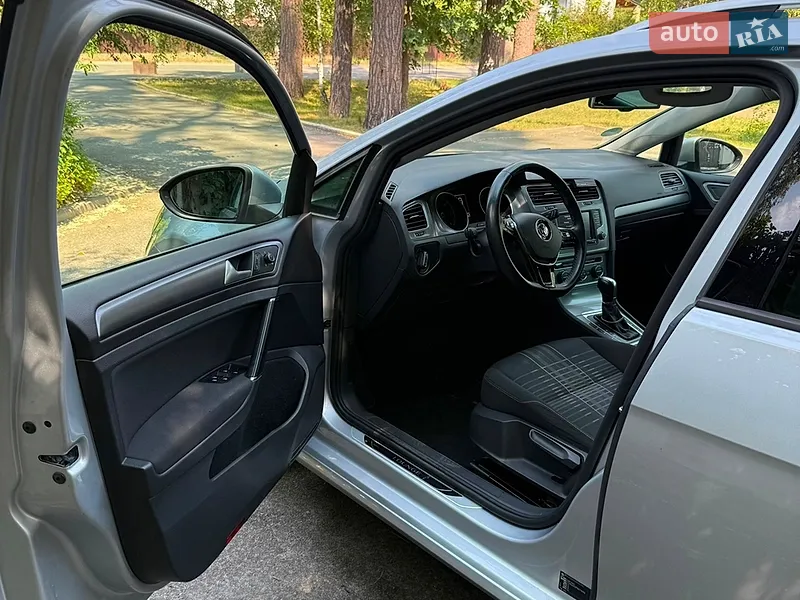 Volkswagen Golf 2015 VIN WVWZZZAUZGP557440 фото оголошення 27 з 63