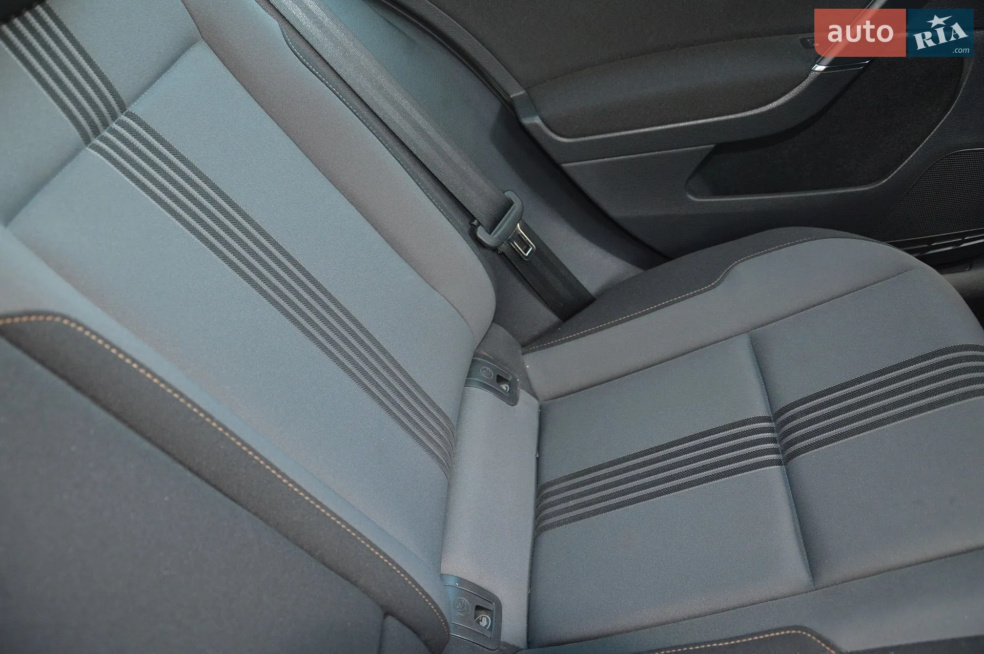 Volkswagen Golf 2016 VIN WVWZZZAUZHP552213 фото оголошення 22 з 32