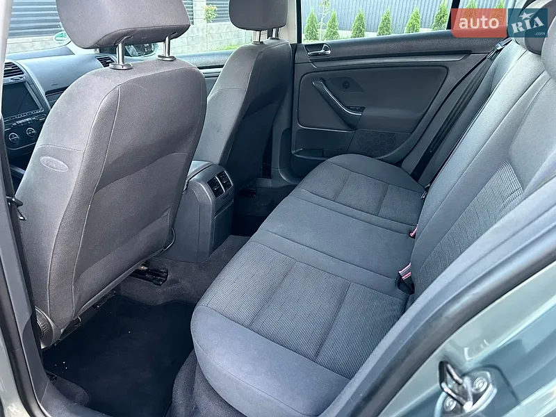 Volkswagen Golf 2004 VIN WVWZZZ1KZ4W105328 фото оголошення 22 з 71