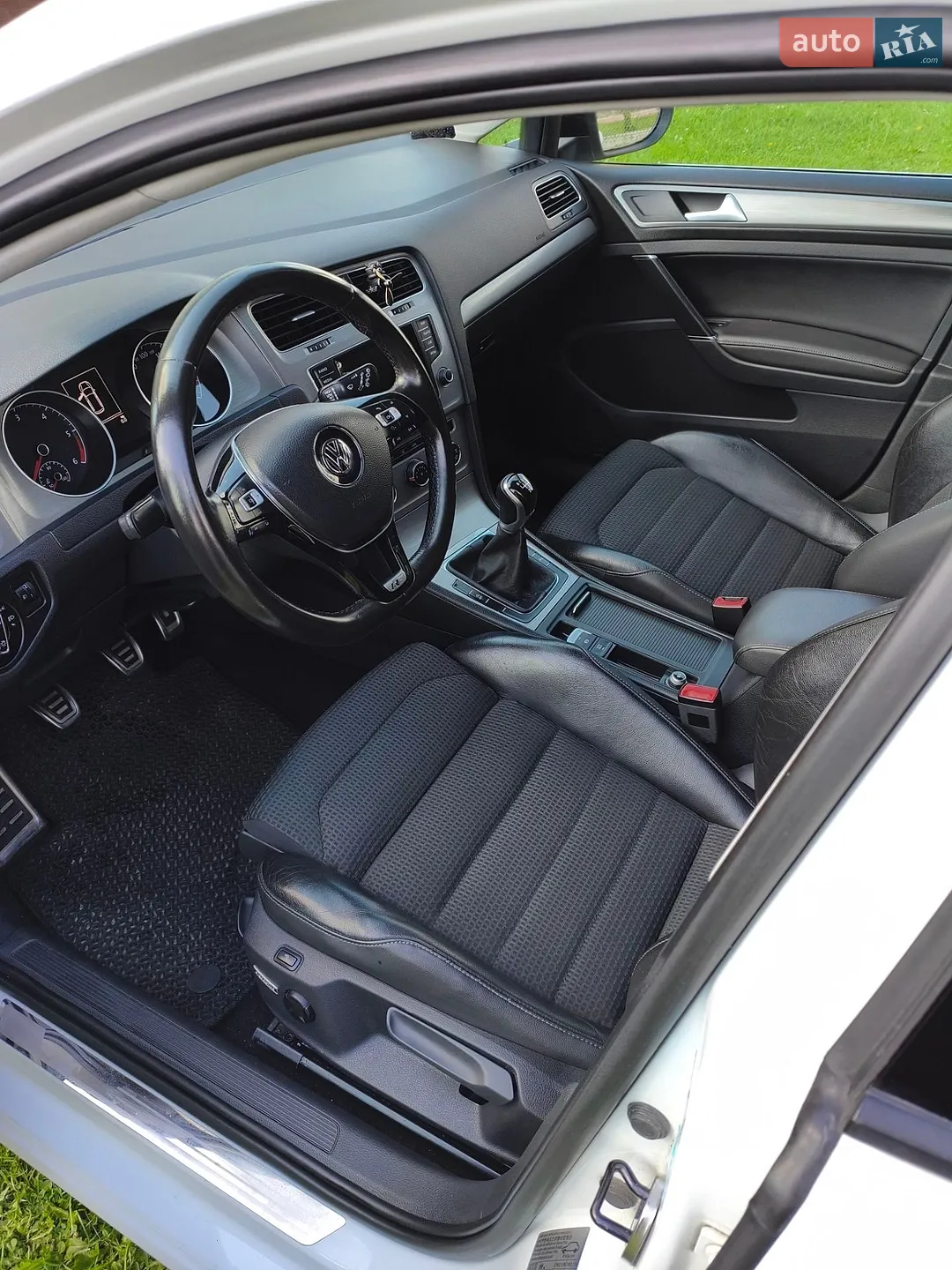 Volkswagen Golf 2014 VIN WVWZZZAUZFP525348 фото оголошення 14 з 32