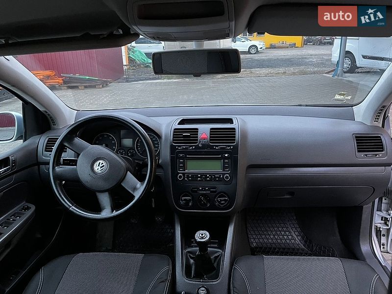 Хэтчбек Volkswagen Golf 2004 в Жовкве фото 11 Хэтчбек Volkswagen Golf 2004 в Жовкве