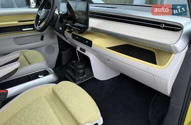 Минивэн Volkswagen I.D. Buzz 2023 в 