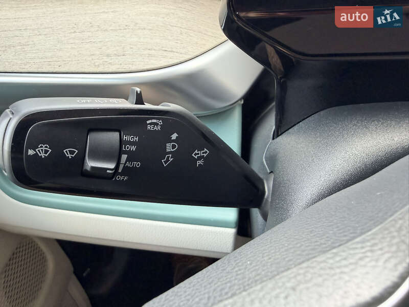 Мінівен Volkswagen I.D. Buzz 2023 в Рівному