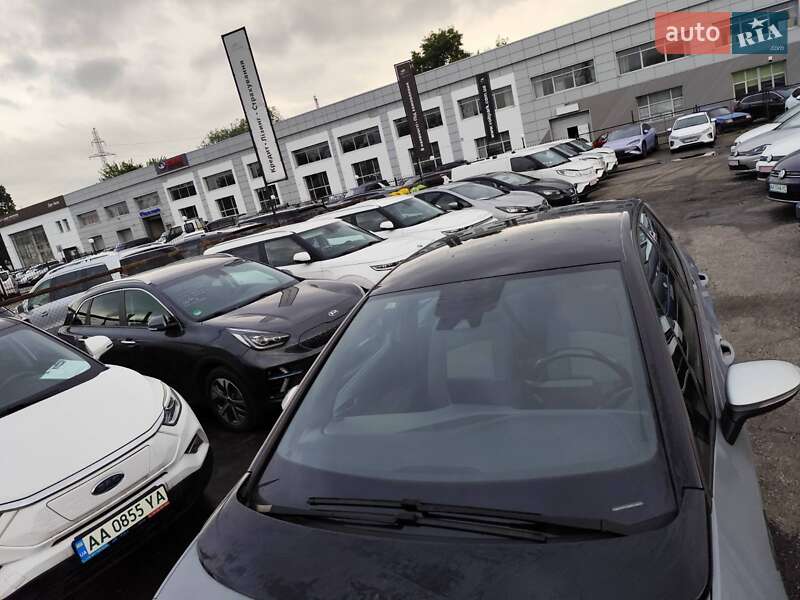 Хэтчбек Volkswagen ID.3 2021 в Киеве