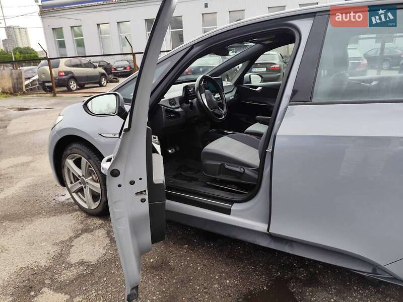 Хэтчбек Volkswagen ID.3 2021 в Киеве