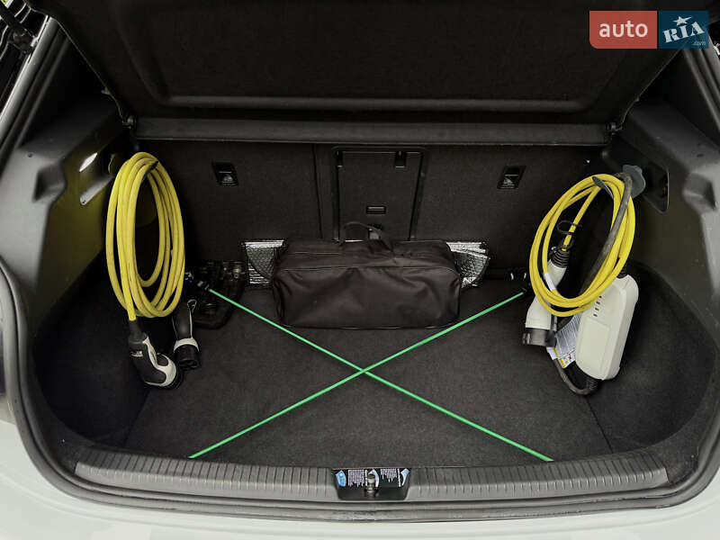 Хэтчбек Volkswagen ID.3 2020 в Сваляве