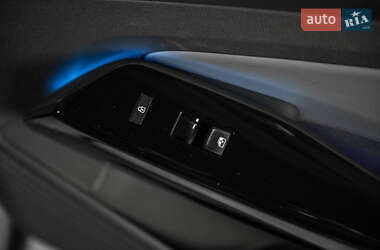Внедорожник / Кроссовер Volkswagen ID.4 2022 в 