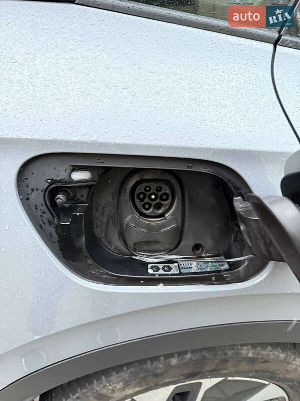 Позашляховик / Кросовер Volkswagen ID.4 2021 в Львові
