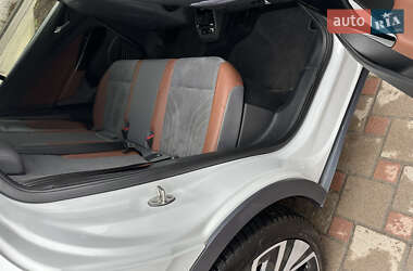 Внедорожник / Кроссовер Volkswagen ID.4 2021 в 