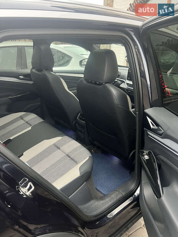 Внедорожник / Кроссовер Volkswagen ID.4 2022 в Львове фото 8 Внедорожник / Кроссовер Volkswagen ID.4 2022 в Львове