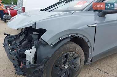 Внедорожник / Кроссовер Volkswagen ID.4 2021 в 