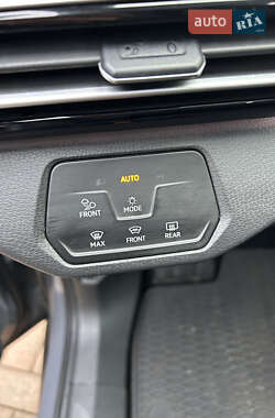 Внедорожник / Кроссовер Volkswagen ID.4 2022 в 