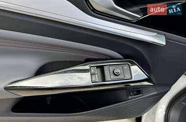 Внедорожник / Кроссовер Volkswagen ID.4 2023 в 