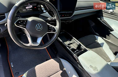 Внедорожник / Кроссовер Volkswagen ID.4 2021 в 