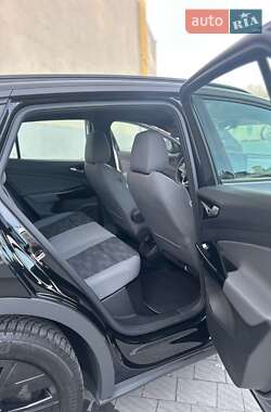 Внедорожник / Кроссовер Volkswagen ID.4 2023 в 