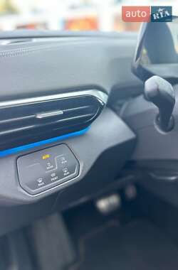 Внедорожник / Кроссовер Volkswagen ID.4 2023 в 