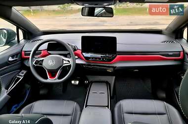 Внедорожник / Кроссовер Volkswagen ID.4 2022 в 