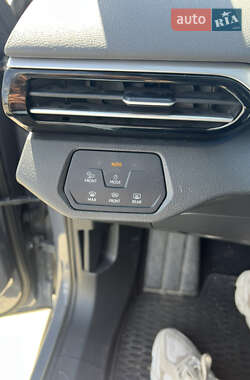 Позашляховик / Кросовер Volkswagen ID.4 2022 в 