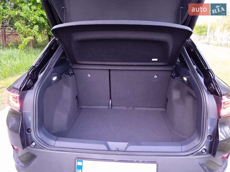 Позашляховик / Кросовер Volkswagen ID.4 2021 в Чернівцях