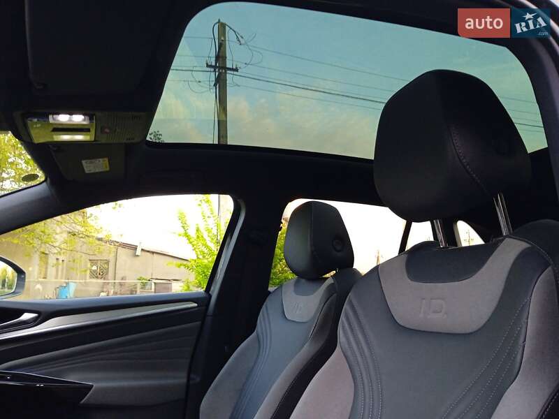 Позашляховик / Кросовер Volkswagen ID.4 2021 в Чернівцях
