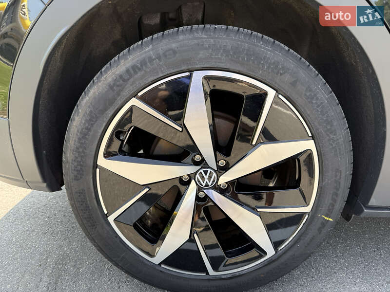 Внедорожник / Кроссовер Volkswagen ID.4 2023 в Киеве