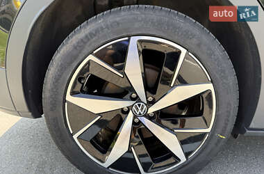 Позашляховик / Кросовер Volkswagen ID.4 2023 в 