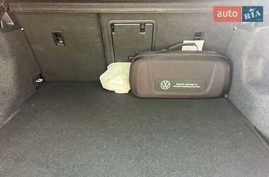 Внедорожник / Кроссовер Volkswagen ID.4 2021 в 