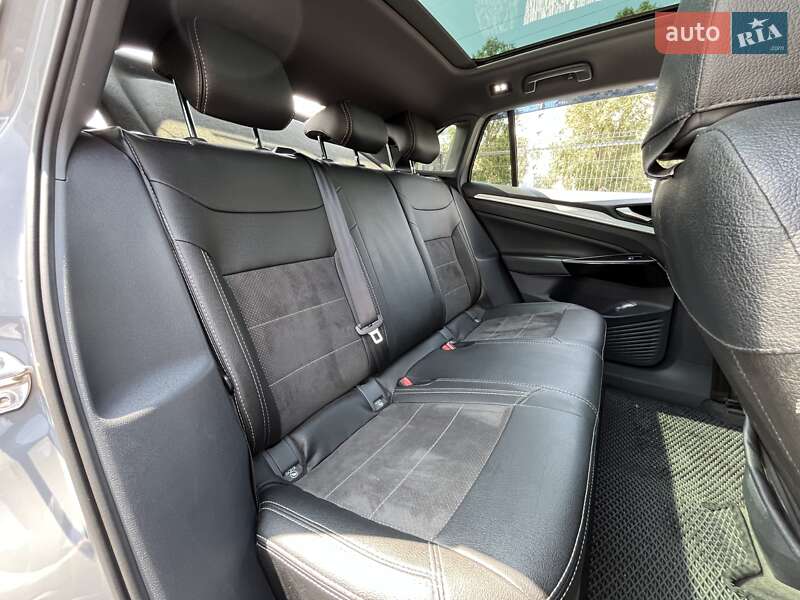 Позашляховик / Кросовер Volkswagen ID.4 2022 в Дніпрі