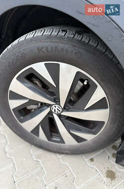 Внедорожник / Кроссовер Volkswagen ID.4 2023 в 