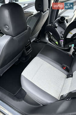 Внедорожник / Кроссовер Volkswagen ID.4 2023 в 